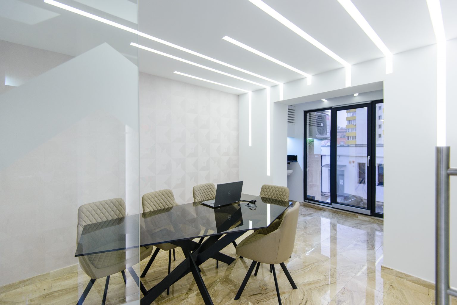 Birou design modern Penta Media