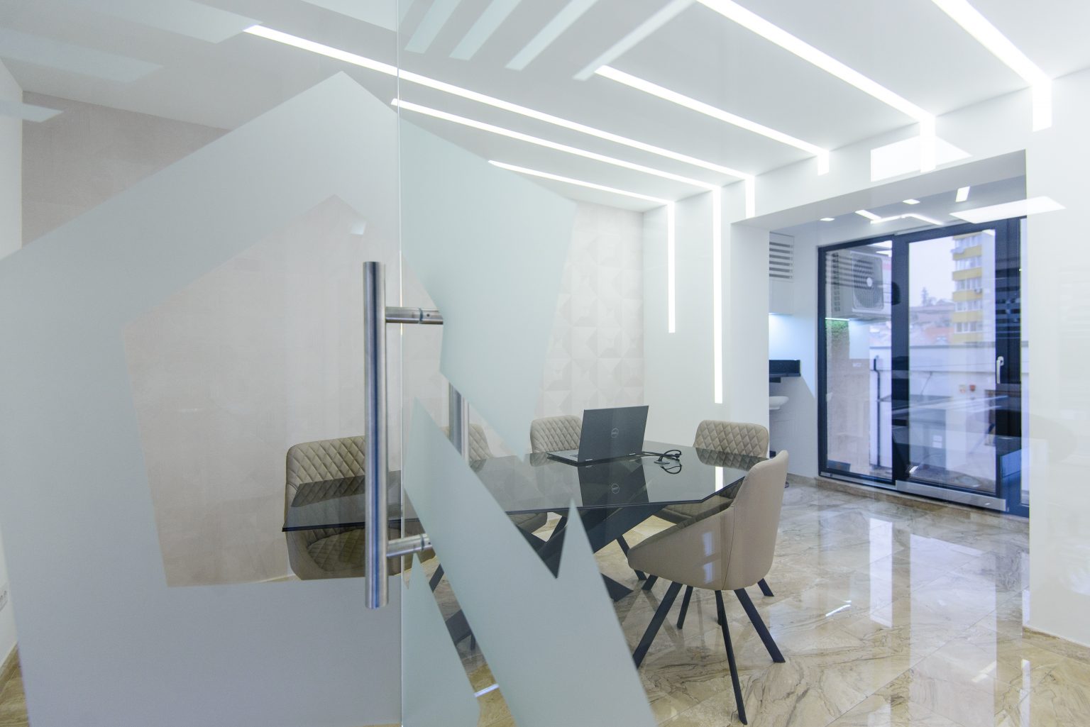 Birou design modern Penta Media