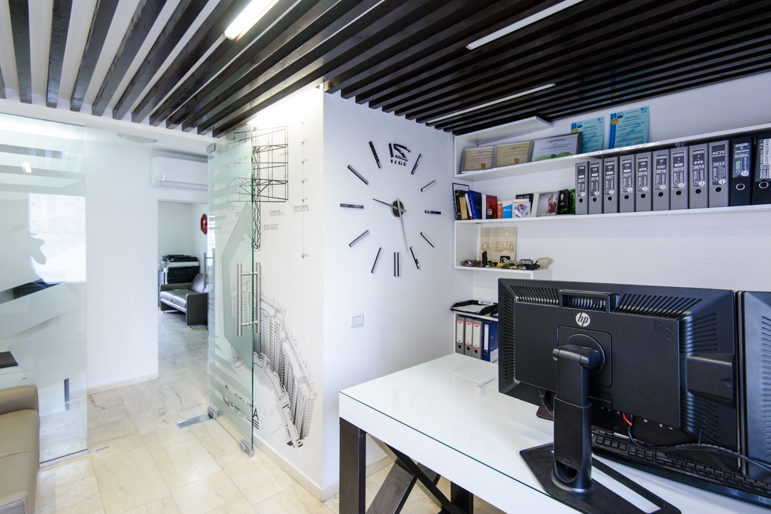 Birou design modern Penta Media