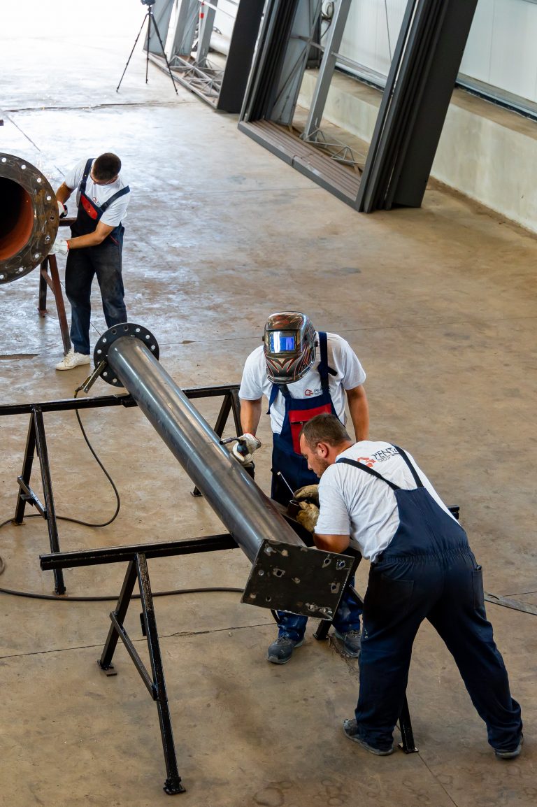 Șlefuire picior structură metalică