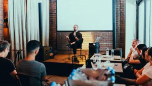 strategii de marketing - marketing speaker evenimente
