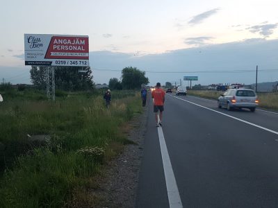 Panou publicitar unisign amplasat la ieșire din oraș