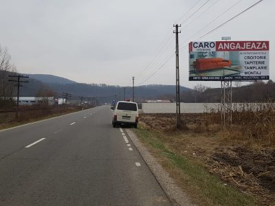 Panou publicitar unisign amplasat la ieșire din oraș