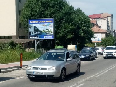Panou Backlit amplasat central